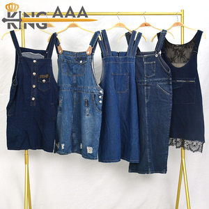Vêtements en ballots utilisés femmes Denim Jeans jarretelle jupe seconde main Jeans <span class=keywords><strong>combinaison</strong></span> décontracté robe globale - Product Image 1