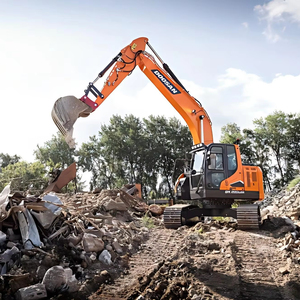 Excavadora de cadenas Develon DX235LCR de 24 toneladas con reducción de giro de cola, excavadora hidráulica para construcción en espacios confinados - Product Image 1