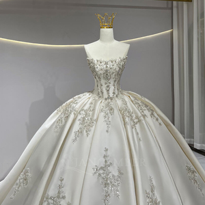 Vestido de Novia JFH12 de Satén sin Tirantes con Cola Capilla y Flores de Cristal y Encaje - Estilo Moderno y Ecológico - Product Image 6