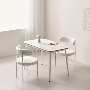 Silla Rami Apilable, Silla de Restaurante Comercial, Silla de Comedor Ergonómica y Cómoda de Tela Bouclé, Ensamblaje sin Herramientas, Moderna - Product Image 4