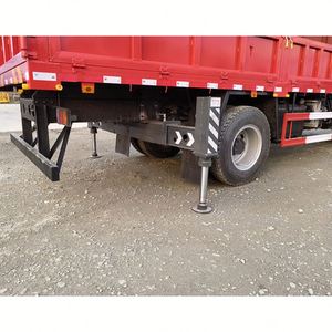 Camion grue à bras articulé Sinotruk Howman 4*2 8 tonnes, équipement de chargement et de levage entièrement hydraulique - Product Image 4