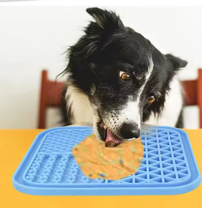 Crânio Cocktail <span class=keywords><strong>Pet</strong></span> Dog Enriquecimento Lamber Mat Legumes De Silicone Pequeno Moq e Alimentador Lento Eco Friendly <span class=keywords><strong>Bowl</strong></span> Set Com Espátula - Product Image 3