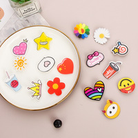 Broche créative en acrylique avec impression arc-en-ciel de dessin animé, mignonne, pour sacs, vêtements, fêtes de remise des diplômes, petit accessoire, breloque personnalisée