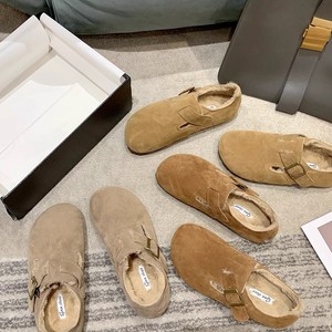 Sabots pour femmes en daim de vache à bout rond avec fermeture à boucle, doublure en peluche, confortables et thermiques, semelle extérieure en caoutchouc pour l'hiver - Product Image 5
