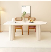 Table à manger ovale en bois massif de style rustique : Ensemble modulaire d'inspiration vintage pour usage domestique, table à manger minimaliste de style français