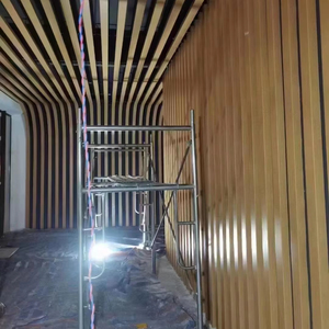 Panneaux de plafond en aluminium moderne en forme de U pour les centres commerciaux, les villas, utilisation extérieure - Panneaux de décoration intérieure - Product Image 1