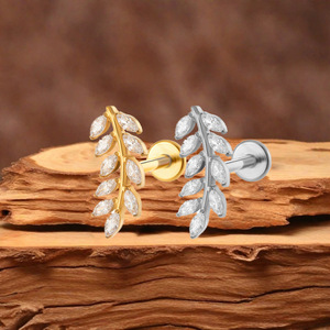 Boucles d'oreilles clous en titane plaqué avec croix et feuille, serties de zircon, pour cartilage d'oreille et piercing de lèvre, bijoux hypoallergéniques ASTM F136 - Product Image 4