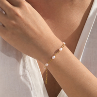Bracelet en perles d'eau douce naturelles faites à la main avec chaîne en or - Cadeau de bijoux de luxe pour anniversaire et mariage pour les demoiselles d'honneur
