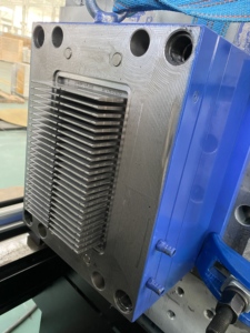 PLKS-1500 전자동 PP 에어 필터 사출 성형기 - Product Image 6