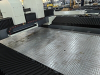 Routeur CNC 3 axes à double tête haute précision avec moteur de broche 7,5 kW, contrôle NC Studio et pompe pour gravure sur métal et aluminium