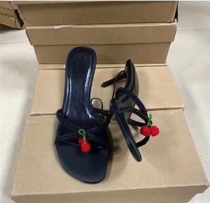 ZA 2025 Nuove Scarpe Estive da Donna con Tacco Basso, Decorazione a Ciliegia con Perline, Punta Rotonda Nera, Posteriore Aperto, Colore Unico - Product Image 2