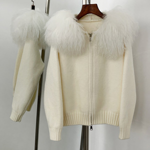 <span class=keywords><strong>Cardigan</strong></span> Corto da Donna All'ingrosso Lavorato a Maglia a Maniche Lunghe <span class=keywords><strong>con</strong></span> Collo in Vera Pelliccia Mongola, Morbido e Caldo Pullover Peloso Personalizzato <span class=keywords><strong>con</strong></span> <span class=keywords><strong>Cappuccio</strong></span> in Pelliccia Naturale - Product Image 3