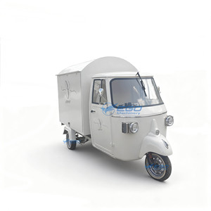 Mini-remorque alimentaire blanche personnalisable pour le transport spécialisé de repas, barbecues et snacks, équipement mobile pour véhicules - Product Image 1