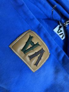 Мужские худи на заказ оптом: с вашим логотипом, однотонные, плотные, оверсайз, пуловеры, с эффектом потертости, с вышивкой, укороченные - Product Image 3