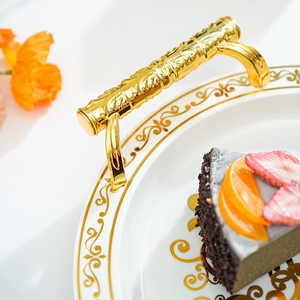 Ensemble de 3 plateaux en plastique de qualité supérieure avec bordures dorées, motif gravé doré, poignées élégantes pour servir des fruits et des aliments - Product Image 3
