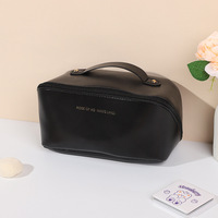 Sac Tendance 2024 PU Cuir Oreiller Sac Grande Capacité Cosmétique Sac Portable Voyage Articles De Toilette Haute Valeur Sac De Rangement