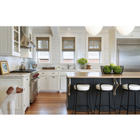 Set Kabinet Dapur Modular Putih Modern dengan Kitchen Island, Wastafel, Kabinet Atas Berpintu Kaca, Material Marmer & Kayu
