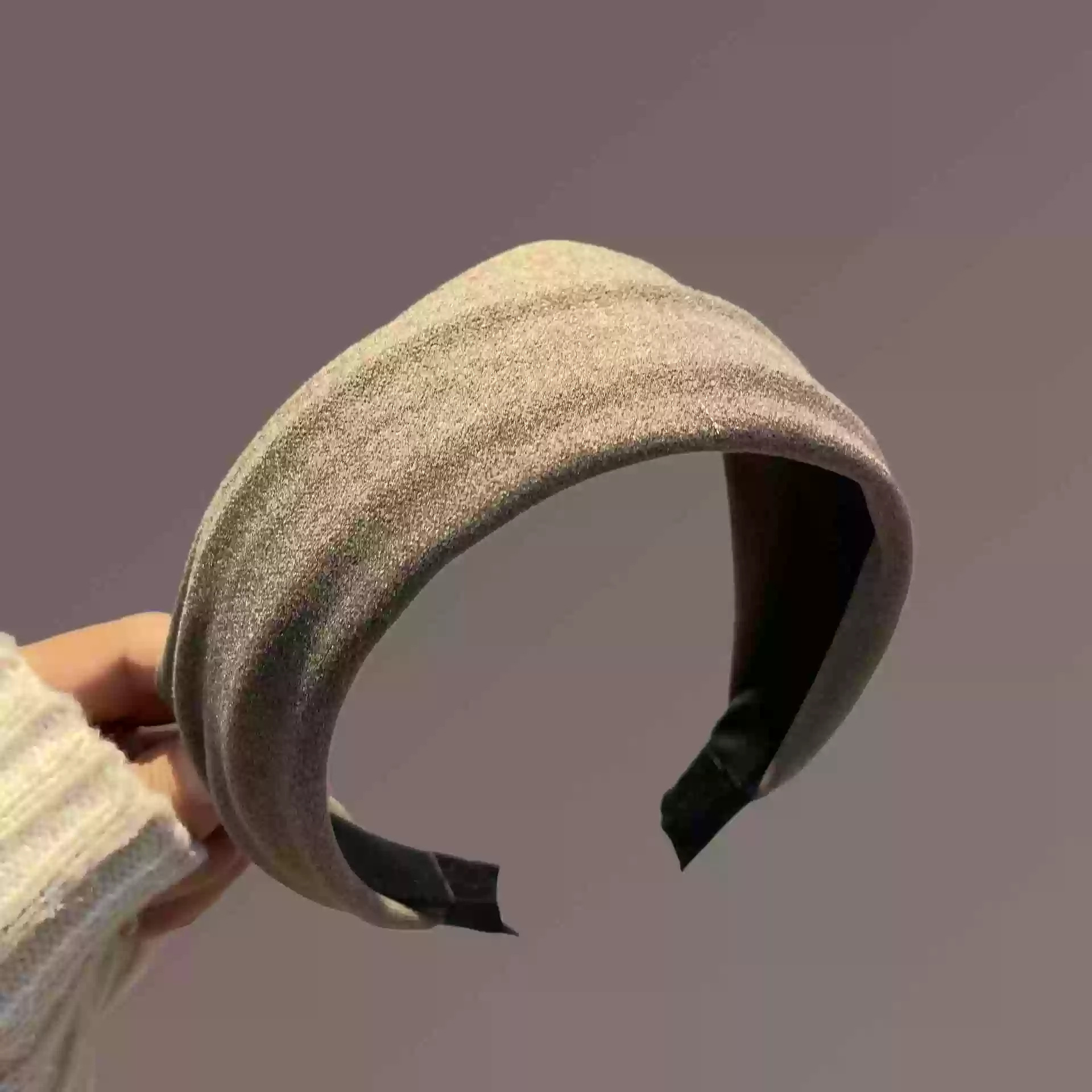 Wide-brimmed woolen headband-light khakis