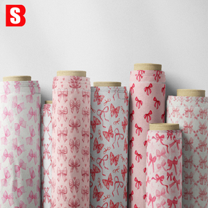 Bessi accepte les commandes de tissu en voile de coton personnalisé avec un motif de nœuds et de rubans roses imprimé numériquement, 100% coton pour vêtements - Product Image 1