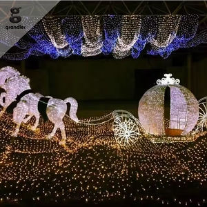 Décoration de Noël pour centre commercial en plein air, chariot de chevaux avec motif lumineux LED - Product Image 4