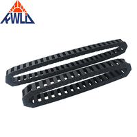 Chaîne porte-câbles micro TLW Series, haute flexibilité, en PA66, pour la protection des câbles et des flexibles sur les équipements d'automatisation miniatures