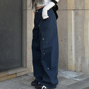 Pantalon cargo en jean à panneaux asymétriques cloutés, coupe droite taille basse, style streetwear - Product Image 5
