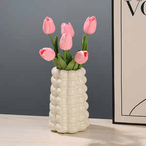 Vase en céramique Mystic Arts blanc laiteux et argenté, style moderne minimaliste, pour salon et table à manger - Product Image 3