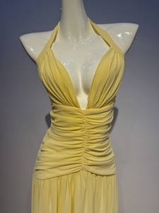 OUDINA Vestido de Noche Elegante Amarillo con Cuello Halter, Espalda Descubierta Irregular y Pliegues, <span class=keywords><strong>para</strong></span> Fiesta, Ropa de Mujer, de Moda y Gran Venta - Product Image 3