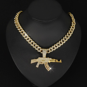 Collier unisexe style hip-hop plaqué or, motif papillon et pistolet mitrailleur AK, chaîne à maillons en alliage, diamant cubain - Product Image 1