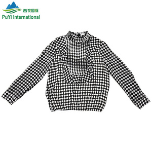 PUYI blusa <span class=keywords><strong>de</strong></span> seda <span class=keywords><strong>de</strong></span> verano <span class=keywords><strong>ropa</strong></span> usada <span class=keywords><strong>de</strong></span> mujer al por mayor camisas florales <span class=keywords><strong>de</strong></span> Nueva <span class=keywords><strong>York</strong></span> <span class=keywords><strong>ropa</strong></span> <span class=keywords><strong>de</strong></span> <span class=keywords><strong>segunda</strong></span> <span class=keywords><strong>mano</strong></span> para la venta - Product Image 5
