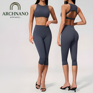Ensemble <span class=keywords><strong>de</strong></span> sport 2 pièces pour femme OEM/ODM : pantalon capri taille haute et soutien-gorge <span class=keywords><strong>de</strong></span> sport rembourré à dos ouvert, tenue <span class=keywords><strong>de</strong></span> yoga personnalisable avec logo - Product Image 1