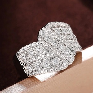Anello da dito curvo da donna con design a linea semplice per uso quotidiano - Product Image 4