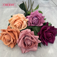 DC022 Fleurs artificielles de roses de haute qualité au toucher réel et hydratant pour les arrangements de mariage et de fête