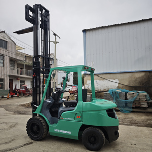 Mitsubishi FD30 3 Ton 3m <b>Lift</b> 4WD Diesel Forklift 2023 Model Used 1 Year Warranty Japan Origin - Product Image 5