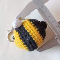 Porte-clés en peluche abeille à tête grosse, fait main au crochet, créatif, style dessin animé, accessoires de porte-clés