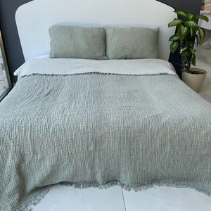 Couvertures de lit Charming 100% Couverture en mousseline de coton Beige avec texture Fit for Bedroom Ambiance Sweet Dreams Apporter de la chaleur - Product Image 1