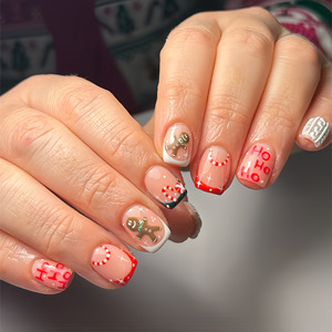 Uñas postizas francesas con diseño de hombre de jengibre navideño y bastón de caramelo, con letras de dibujos animados, al por mayor - Product Image 1