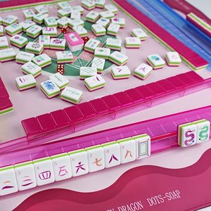 Jeu de Mahjong en Acrylique Rouge Rose Version Américaine avec Sac de Rangement et Pions - Product Image 6