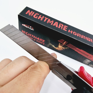 G1284 Couteau miniature effrayant, coupe-doigts, guillotine à doigts, accessoires de magie et de farces KingMagic en gros - Product Image 2