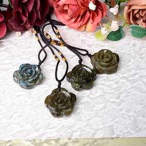 Collier pendentif en labradorite rose sculptée, bijoux bohèmes élégants, idéal pour la Saint-Valentin, pour hommes et femmes - Product Image 6