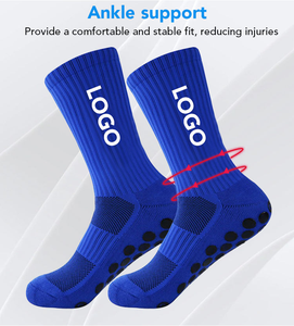 Chaussettes de sport respirantes en tissu tricoté avec coussinets renforcés antidérapants pour l'entraînement au basketball, au football et au soccer - Product Image 5