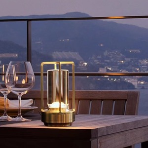 Lámpara de Mesa Metálica Moderna Retro para Bar, Restaurante, Dormitorio, Decoración de Cabecera, Carga Táctil, Portátil para Exteriores, Camping - Product Image 4