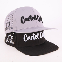 Gorra Snapback Urbana de 6 Paneles con Logotipo Personalizado OEM, Bordado 3D, Perforada, Transpirable, Ligera, Visera Plana y Orificios Cortados con Láser
