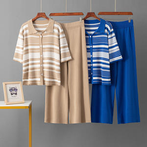 Nouvelle Collection Été Femme : Ensemble 2 Pièces Imprimé Rayé – Polo Tricoté à Col Montant et T-shirt Manches Courtes avec Pantalon Décontracté – Prix de Gros - Product Image 1