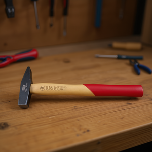 Martillo de garra Usag332 de 382g con mango de madera y agarre rojo para uso general - Product Image 3