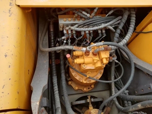 Excavadora Sany 215C Usada de la Mejor Calidad y Durabilidad, Excavadora de Orugas para Minería SANY 215 SY215C Usada, Bajo Precio, 21.5 Toneladas - Product Image 5