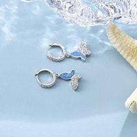 Boucles d'oreilles pendantes sirène enchantée en opale – Opale de feu bleue et design avec accents de zircone cubique |   Bijoux Océaniques Fantaisistes Cadeaux en Gros