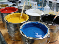 Pâte colorante polyuréthane à forte puissance de teinture, développement de couleurs vives, effet de profondeur intense pour la finition des graines de bois