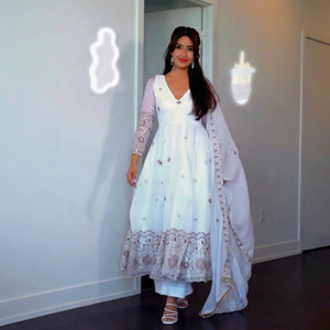 Ensemble Anarkali brodé blanc avec dupatta, coupe ample, tenue traditionnelle indienne et pakistanaise pour mariage, longueur cheville, manches longues pour femme - Product Image 1