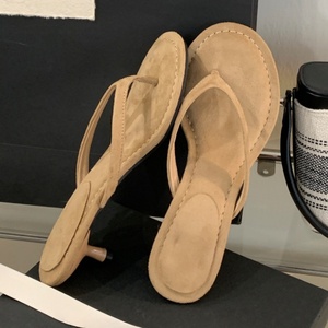 Sandalias de Mujer con Punta Descubierta y Tacón Bajo, Chanclas Versátiles, Cómodas y Casuales para Exteriores - Product Image 1